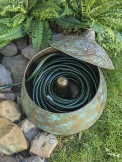 Acorn Hose Pot -Garden Care Shop 3 4 crop 8613361 01V