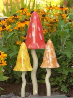 Potting Shed Tinkling Toadstool Sculptures, Set Of 3 -Garden Care Shop 8611730 sum 03v